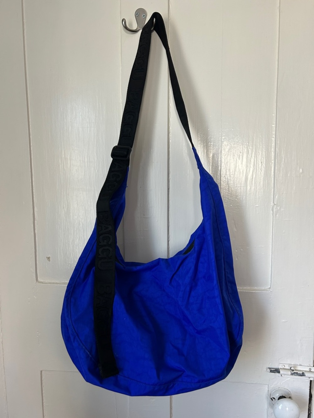 BAGGU Cobalt Blue Hobo Crossbody with Black Strap